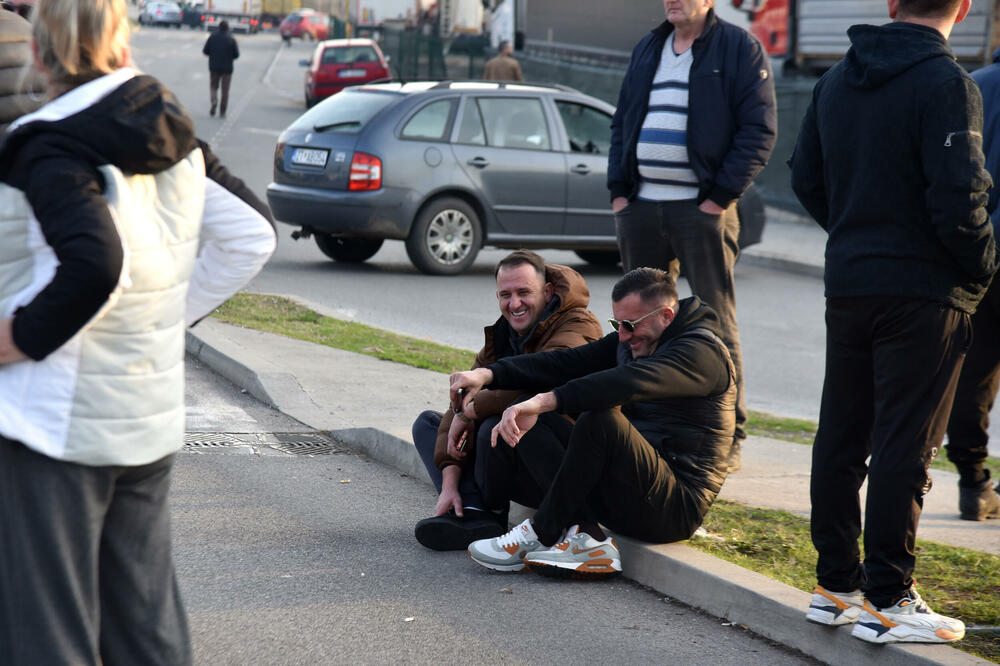 Sa blokade u Donjoj Gorici, Foto: Boris Pejović