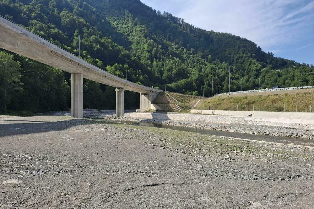 Izmjestili korito rijeke, Foto: Dragana Šćepanović