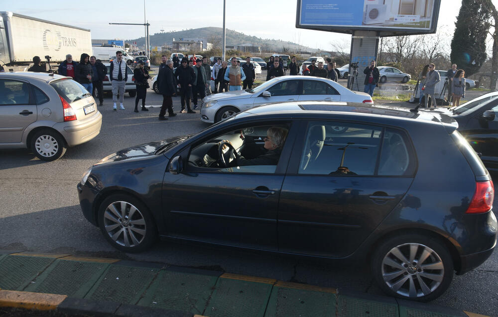 <p>Mještani poručili da će protesti biti širom države</p>