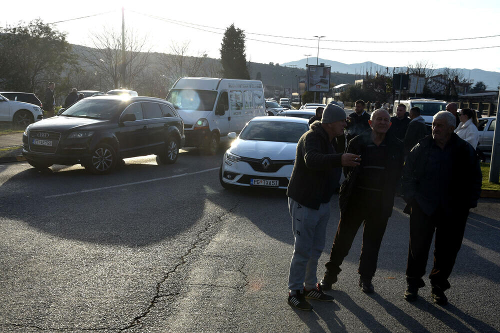 <p>Mještani poručili da će protesti biti širom države</p>