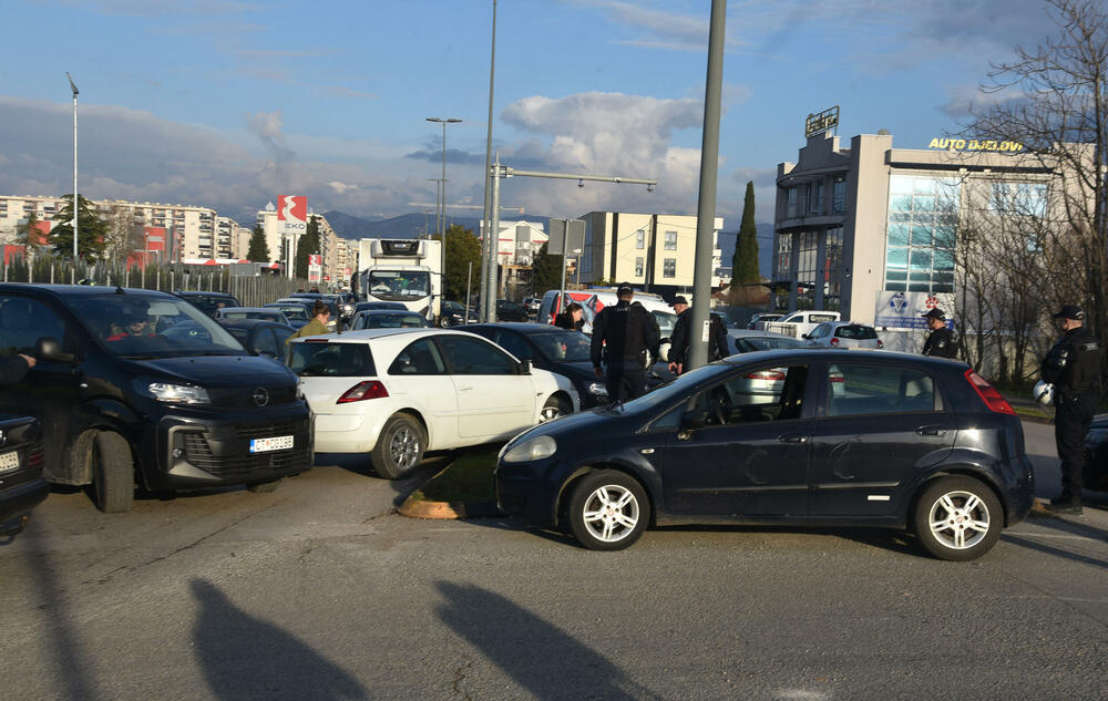 <p>Mještani poručili da će protesti biti širom države</p>