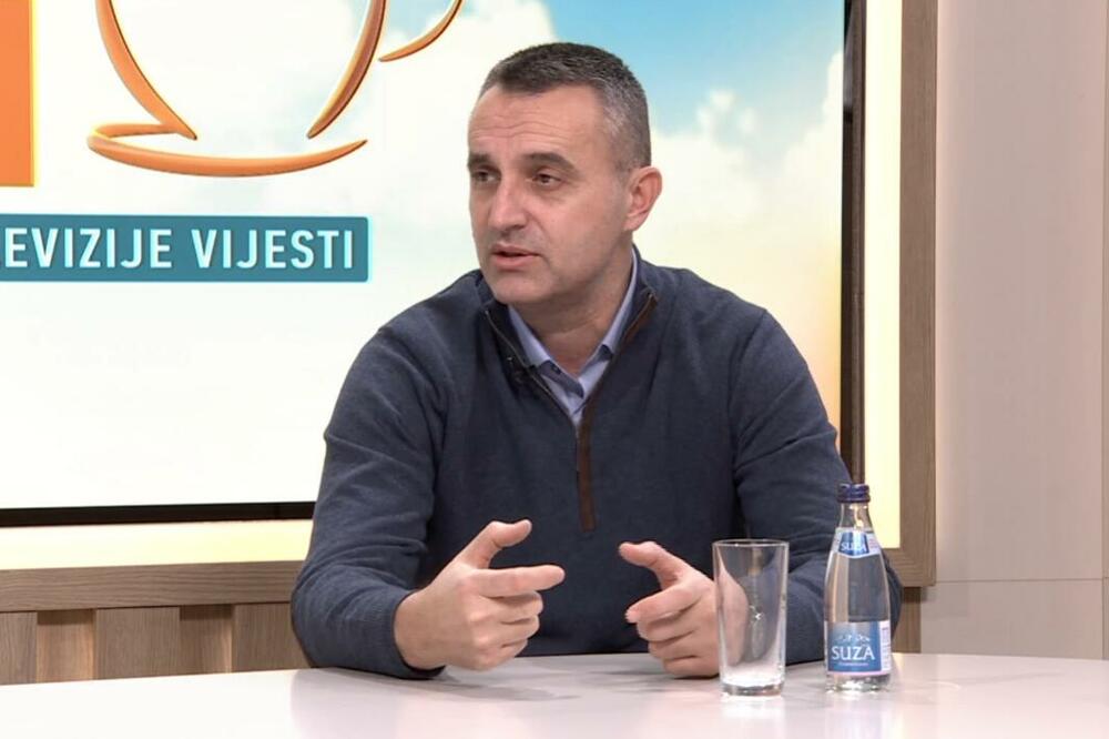 Die Universität von Montenegro wird das Diplomregister veröffentlichen.