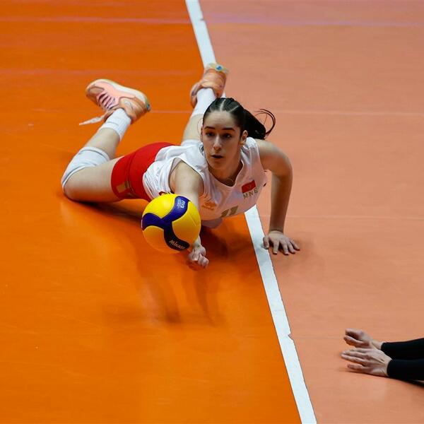 Karadağlı genç voleybolcular, yarı finalde Türkiye'ye mağlup oldu...