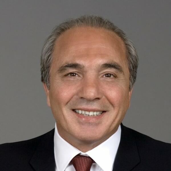 Fiorentina başkanı vefat etti.