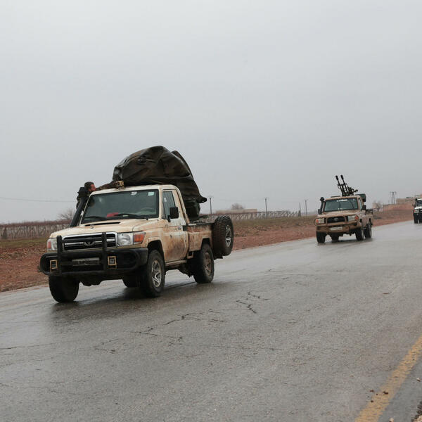 Suriye hükümet güçleri geri çekildikten sonra kuzeydeki şehirlere girdi...