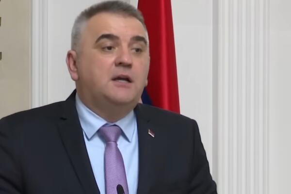 Minić sagte, dass die neue Regierung der Republika Srpska fünf... nicht umfassen wird.