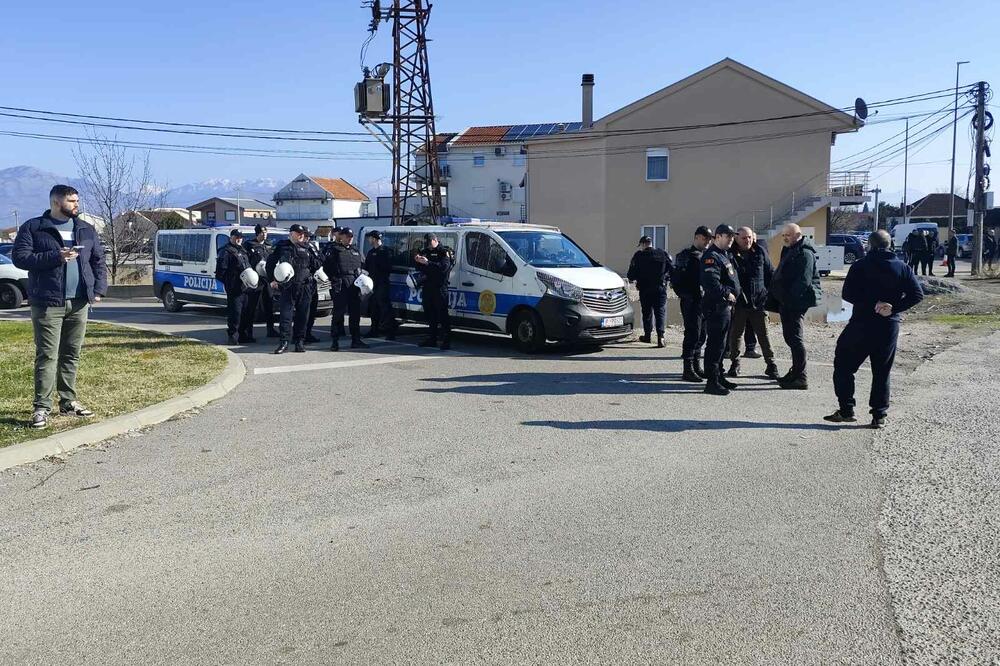 Službenici policije u Zeti, Foto: Aljoša Turović