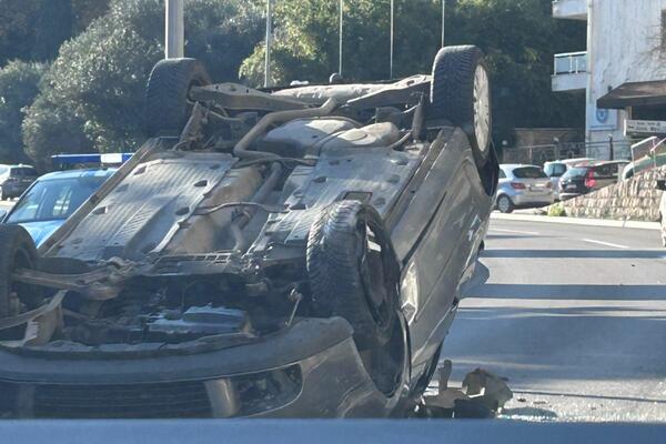 Vehicle ends up on its roof in traffic accident in Bečići, one...