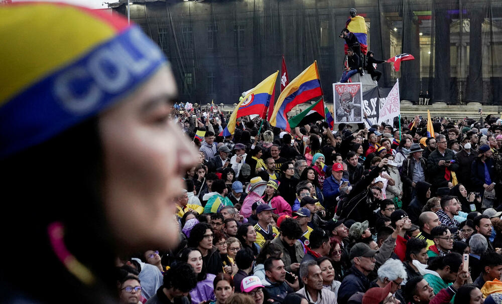 Petrove pristalice na mitingu za odbranu suvereniteta Kolumbije 