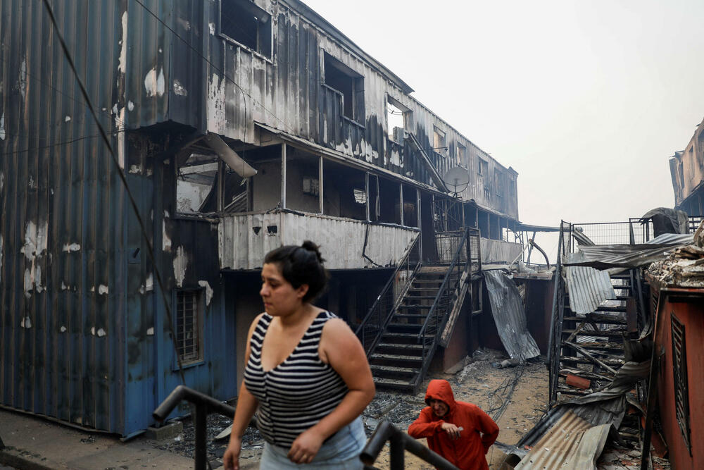 <p>"S obzirom na ozbiljne šumske požare koji su i dalje u toku, odlučio sam da proglasim stanje katastrofe u regionima Njuble i Bio Bio. Svi resursi su na raspolaganju", napisao je predsjednik Čilea Gabrijel Borić u objavi na mreži Iks (X)</p>