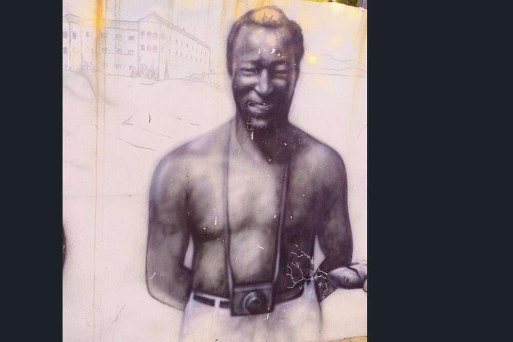 Atletski građen, prvi ulcinjski fotograf: Mural Riza Šurle, Foto: Samir Adrović