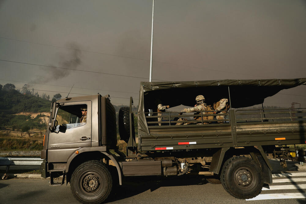 <p>Na konferenciji za novinare u teško pogođenom gradu Konsepsion u regiji Biobio, predsjednik Čile Gabrijel Borić je izrazio podršku i saučešće zbog žrtava, i upozorio da se očekuje da se broj nastradalih i uništenih domova poveća</p>