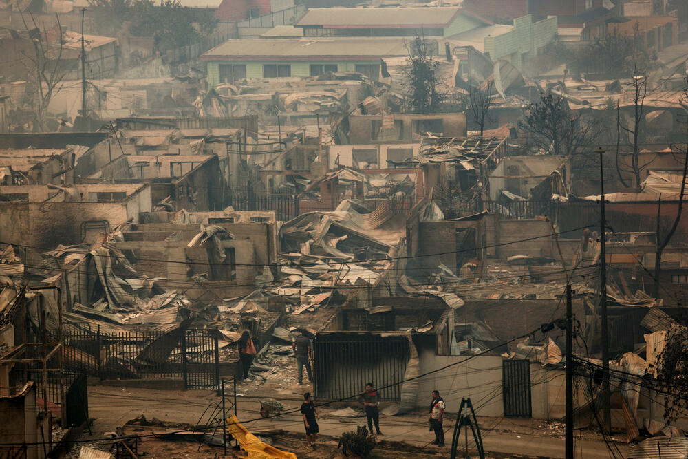 <p>Na konferenciji za novinare u teško pogođenom gradu Konsepsion u regiji Biobio, predsjednik Čile Gabrijel Borić je izrazio podršku i saučešće zbog žrtava, i upozorio da se očekuje da se broj nastradalih i uništenih domova poveća</p>