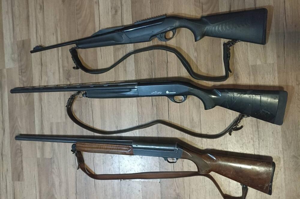 Oduzete puške, Foto: Uprava policije