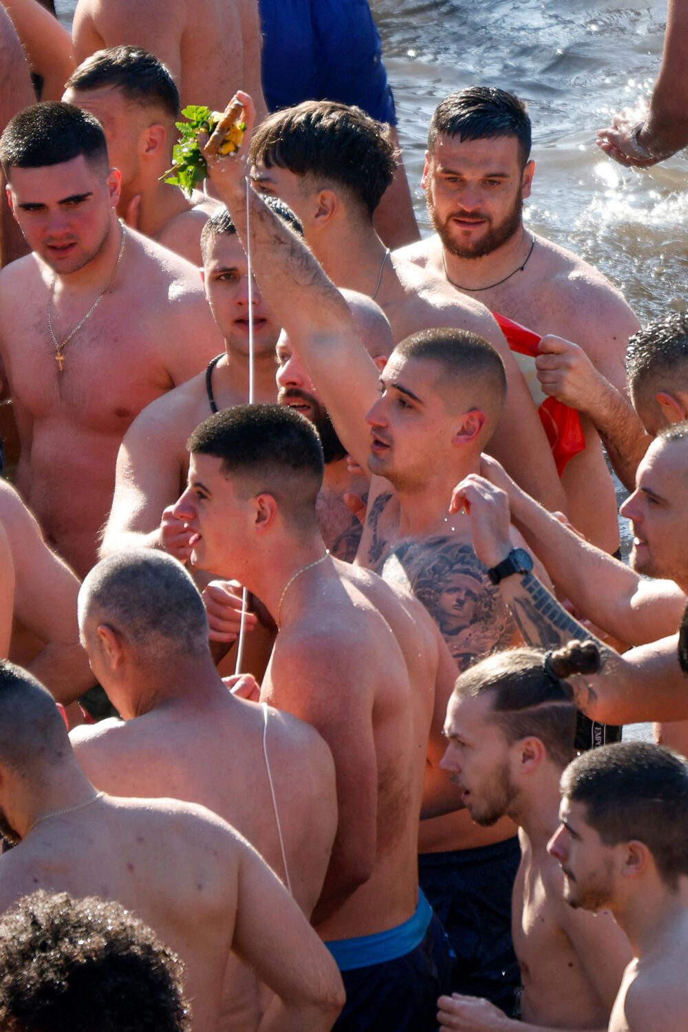 <p>Učesnici su plivali u rijeci Zeti, ispod gradskog mosta u Danilovgradu</p>