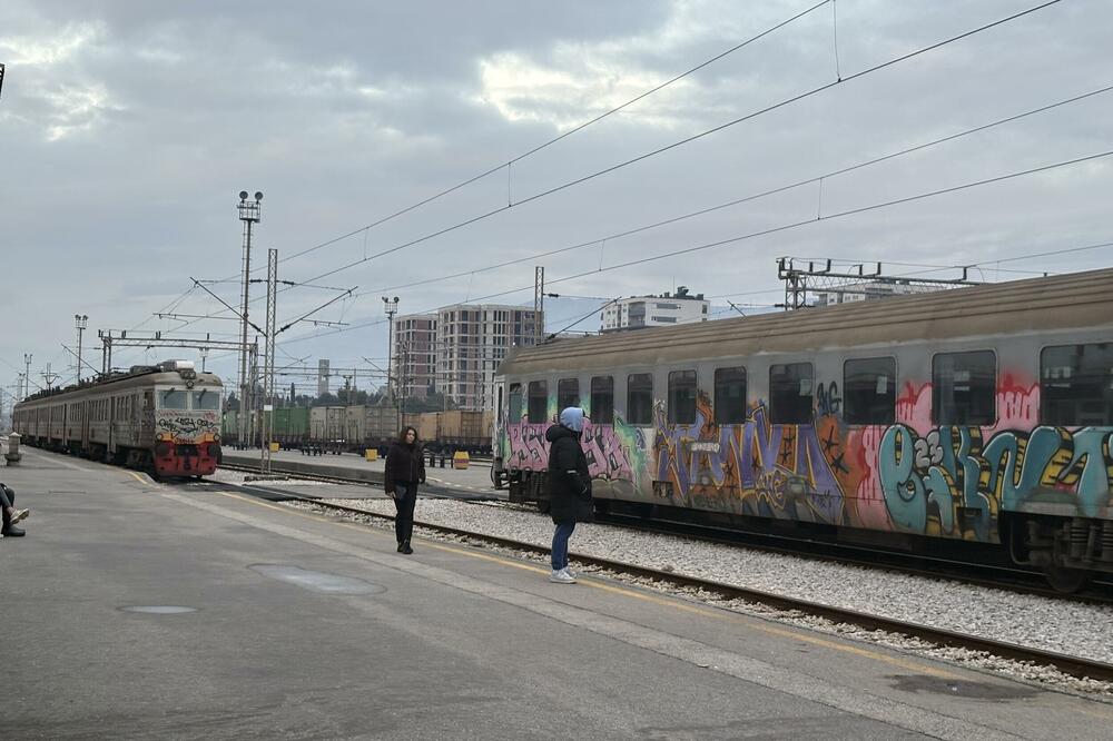 Hladnoća ili miris urina: Detalj sa stanice u Podgorici, Foto: Marija Pešić