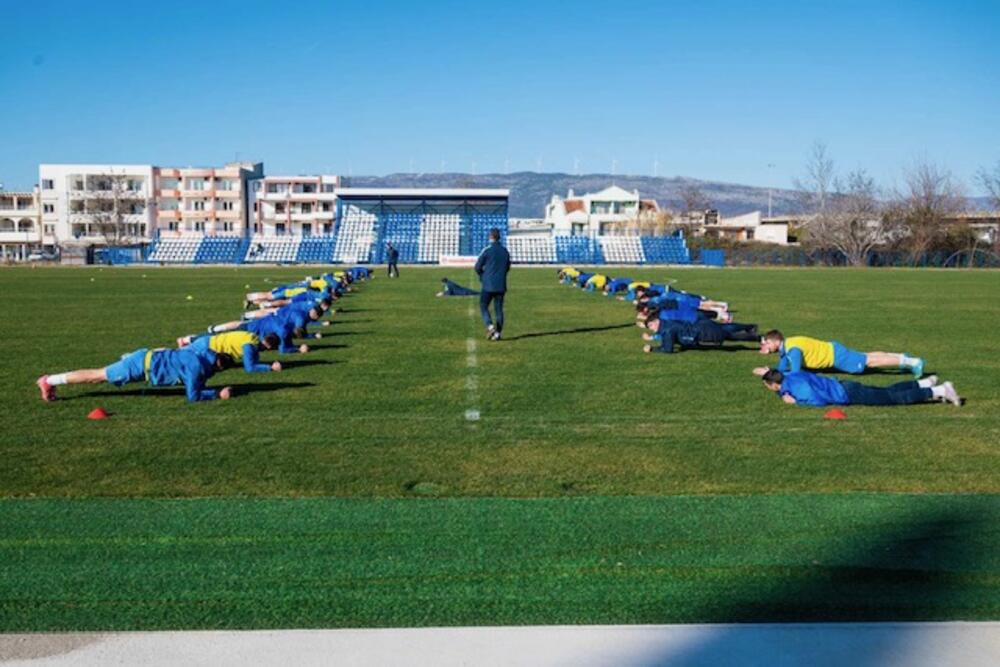 <p>Ulcinjani danas počeli pripreme za nastavak sezone, u kojoj će se boriti za povratak u Prvu ligu, a čeka ih i polufinale Kupa</p>