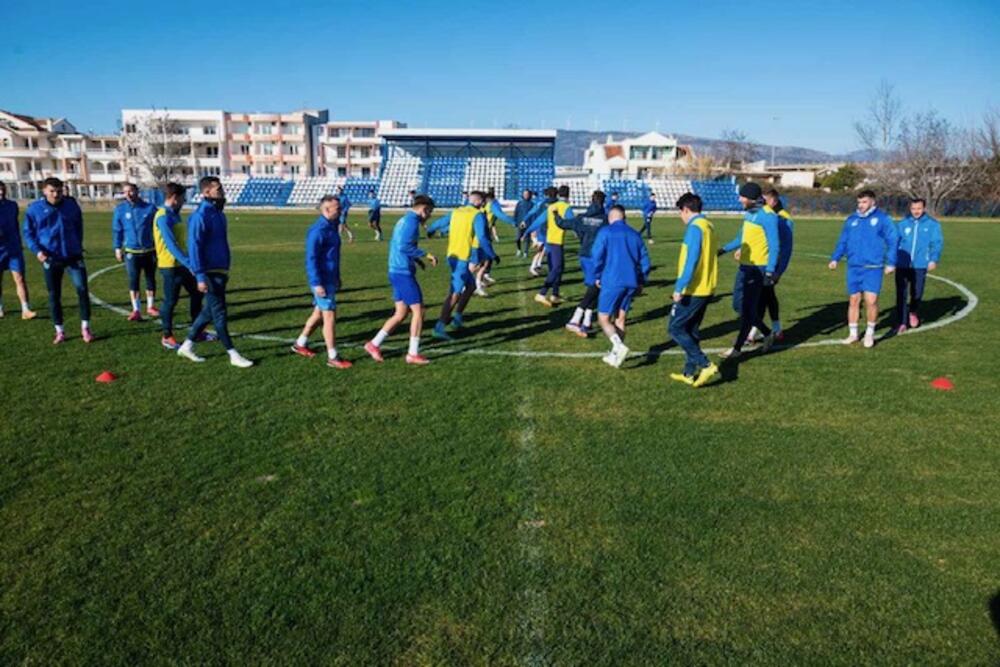 <p>Ulcinjani danas počeli pripreme za nastavak sezone, u kojoj će se boriti za povratak u Prvu ligu, a čeka ih i polufinale Kupa</p>