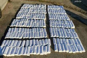 UP: Uhapšen maloljetnik iz Tuzi, u vozilu kojim je upravljao...