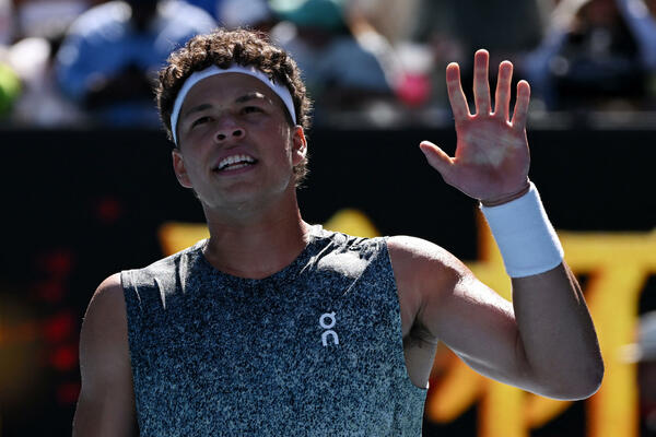 Шелтон перемагає, Музетті та Сонего виходять у другий раунд