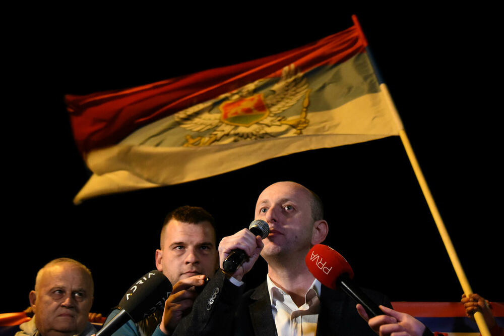 Od Vlade traže da pokrene priču o &ldquo;narodnoj zastavi&rdquo;: lider DNP-a Knežević, Foto: Boris Pejovic