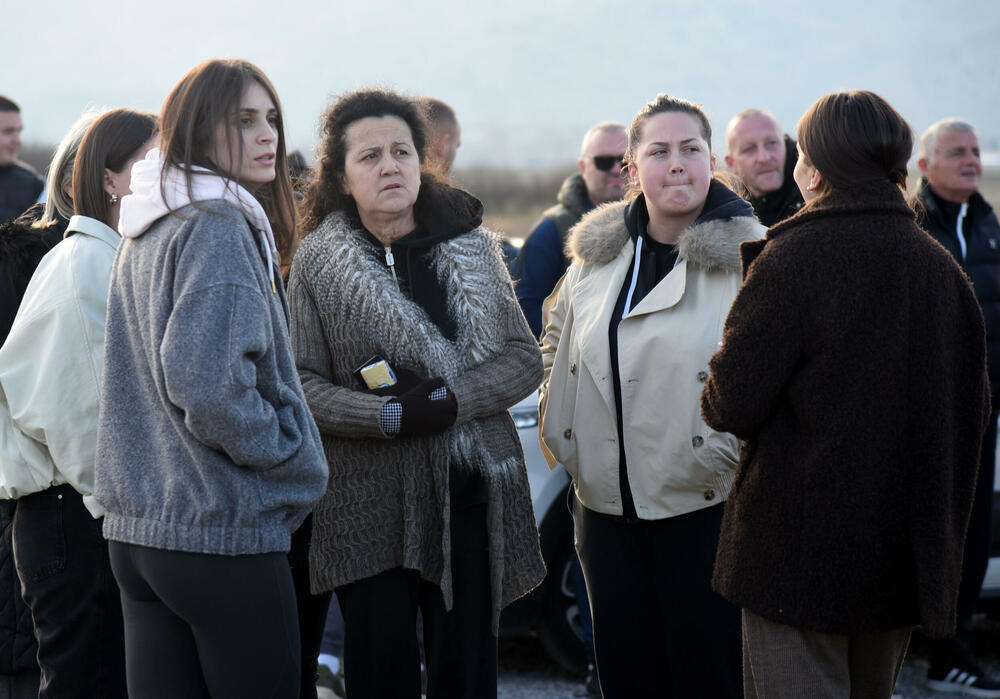 <p>"Najavljivali su nemire, ali ih neće biti. Ipak, ljudi su umorni, ima onih koji već dva mjeseca svakodnevno dolaze ovdje i jasno je da je nezadovoljstvo veliko", kazao je Terzić</p>