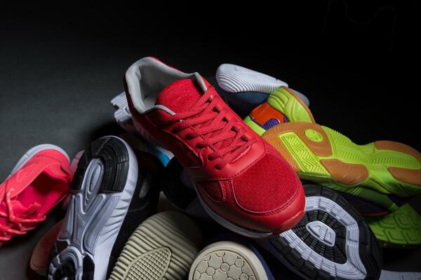 Da li patike zaista izlaze iz mode ili samo gube status "jedinog...