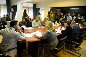 Zaposleni bez plata, poslanička mjesta bez popune: DIK u blokadi...