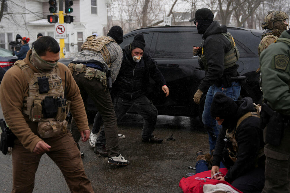 Sukob agenata ICE-a sa aktivistima u Mineapolisu, Foto: Rojters