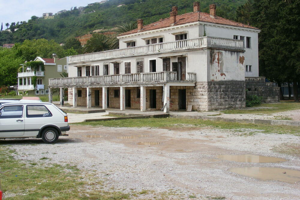 Zgrada JRB u Budvi, Foto: Vuk Lajović