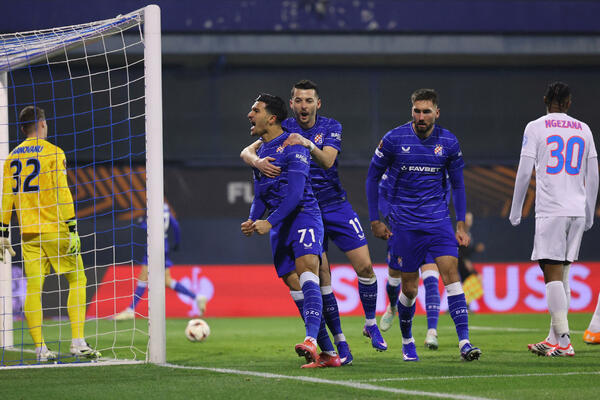 Dinamo dao četiri gola Steaui i došao na korak od plej-of faze...