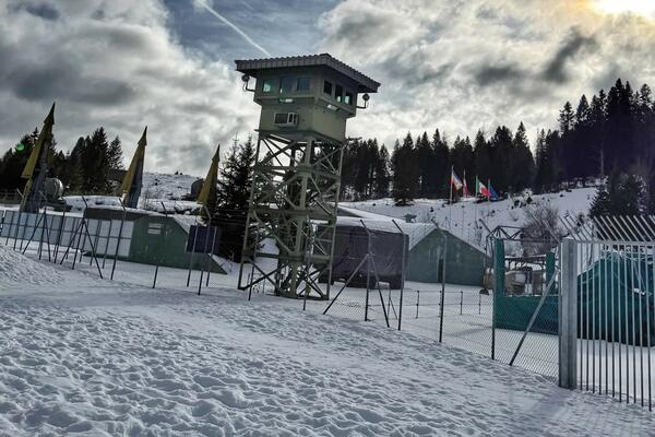 Zapisi iz podnožja rakete sa nuklearnom glavom