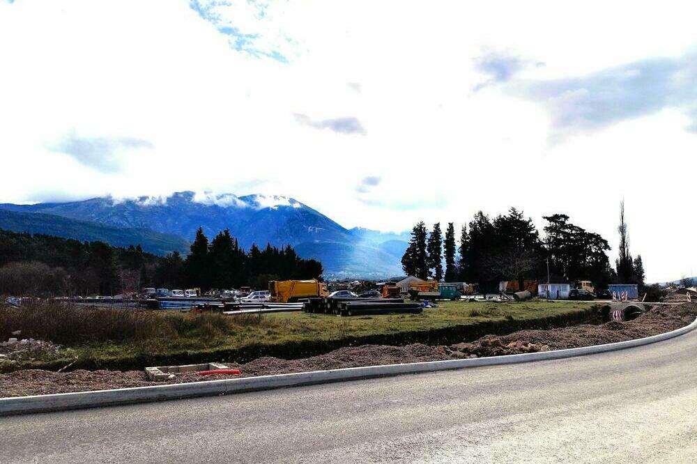 Dio kompleksa &ldquo;Montepranzo&rdquo; kojeg koristi Komunalno iz Tivta, Foto: Siniša Luković