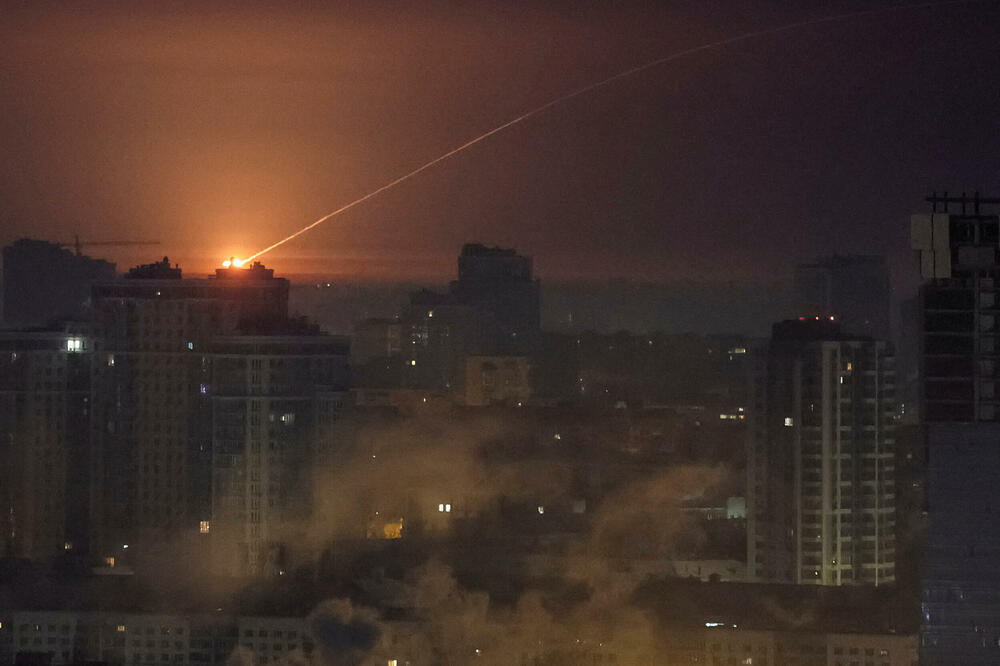 Ruski projektil iznad Kijeva, Foto: REUTERS