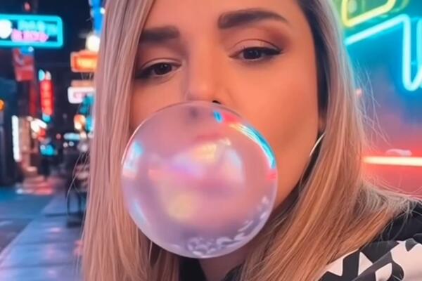 «Успішна жінка» показує, що вона може мати все і нічого одночасно