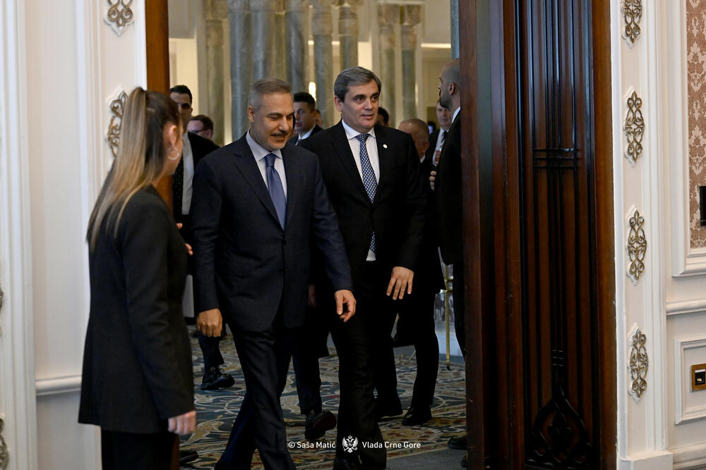 <p>Ibrahimović je istakao da značaj Balkanske mirovne platforme leži u njenoj sposobnosti da povezuje države regiona kroz inkluzivan dijalog i konkretne oblike saradnje</p>