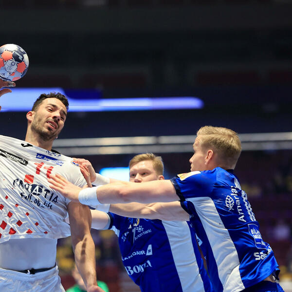 Гандбольна збірна Швеції перемогла Словенію та очолила групу...