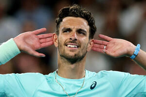 Muzeti i Šelton u osmini finala Australijan opena