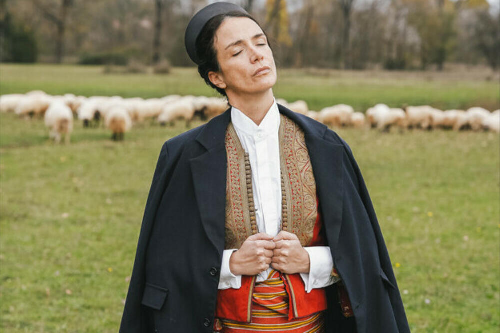 Marta Ćeranić kao virdžina, Foto: KIC Budo Tomović