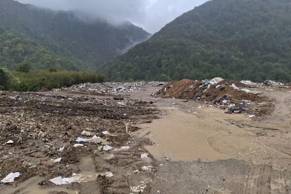 Bakovići &ldquo;privremeni&rdquo; decenijama: Deponija u neposrednoj blizini...