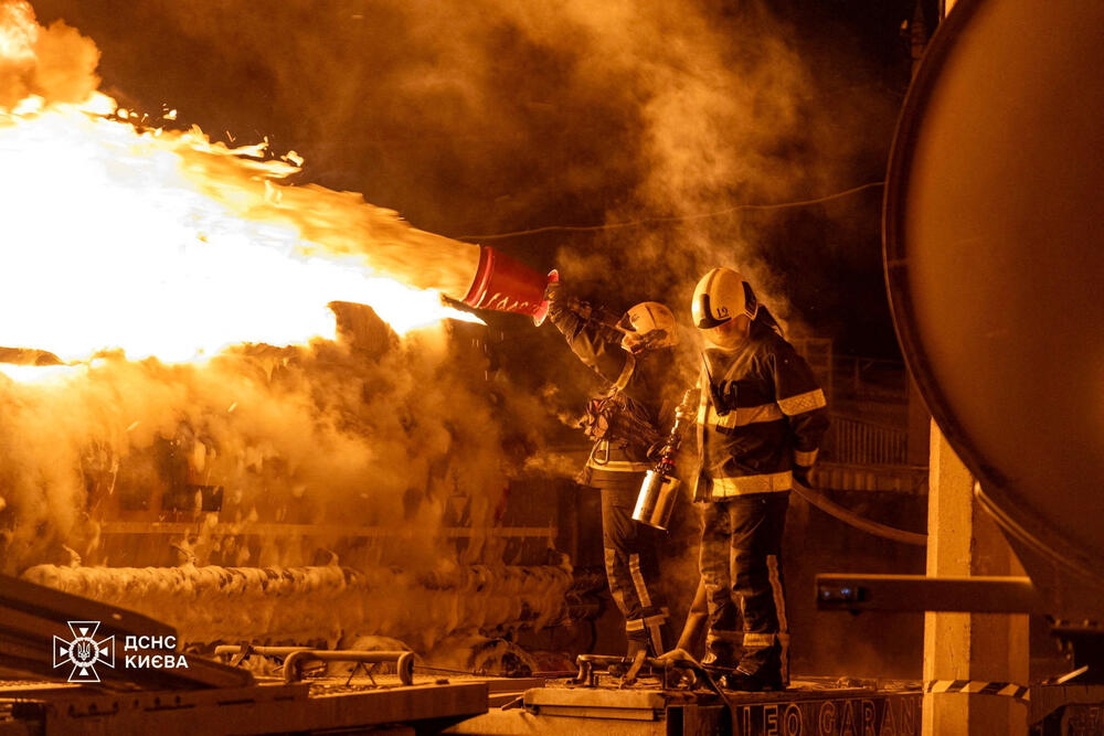 <p>Moskva napada iako o mirovnom planu već dva dana u Ujedinjenim Arapskim Emiratima pregovara sa Sjedinjenim Američkim Državama (SAD) i Ukrajinom, za sada bez znakova kompromisa</p>