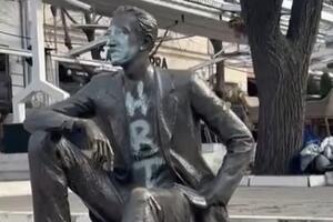 SSP: Na spomenik Pekiću u Beogradu napisano HRT, da odgovaraju svi...