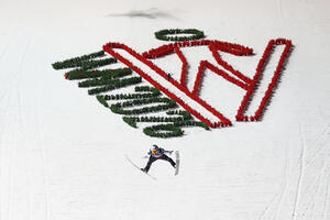 Prevc dominantno do zlatne medalje u Obersdorfu