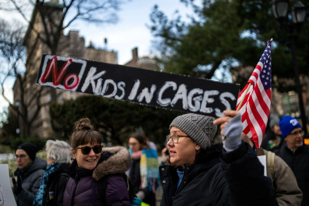 <p>Ministarstvo za unutrašnju bezbjednost (DHS) okarakterisalo je događaj kao napad, navodeći da je agent Granične patrole pucao u samoodbrani nakon što mu je prišao muškarac sa pištoljem i nasilno se opirao pokušajima da bude razoružan</p>