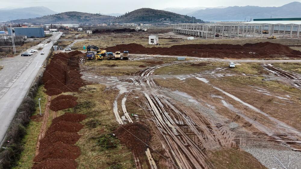 <p>Agencija Mediabiro je medijima dostavila fotografije i video gradilišta u Botunu iz vazduha</p>