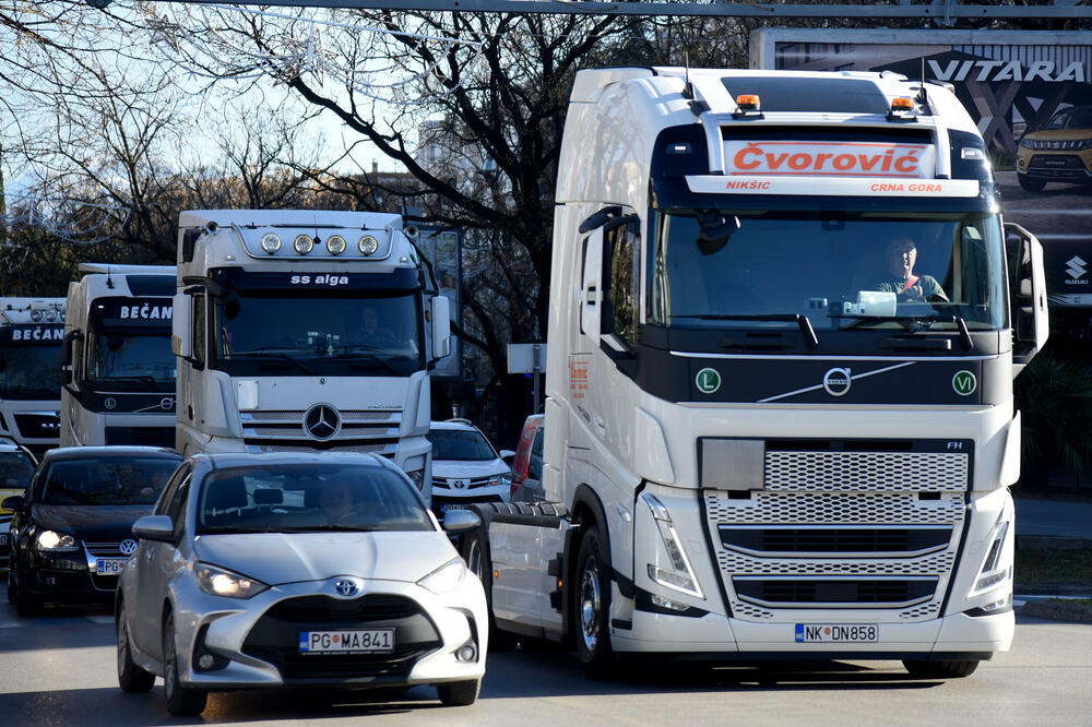 Sa protestne vožnje upozorenja kroz Podgoricu iz decembra, Foto: Luka Zekovic
