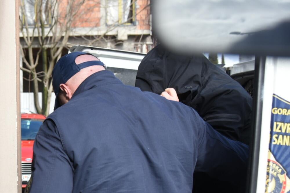 Petra Lazovića dovode na suđenje, Foto: Luka Zeković