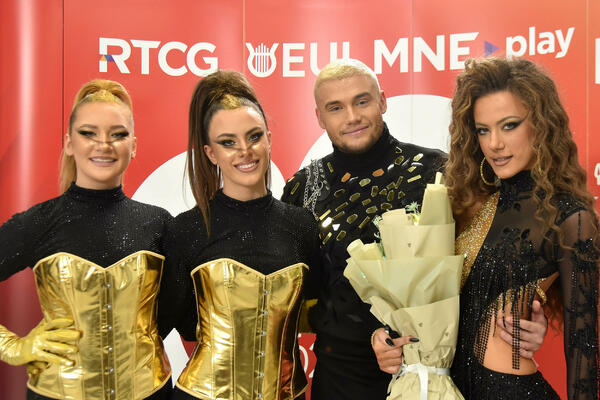 Ponosna i srećna zbog podrške inostrane publike