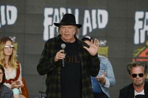 Nil Jang daruje svoju muziku Grenlandu