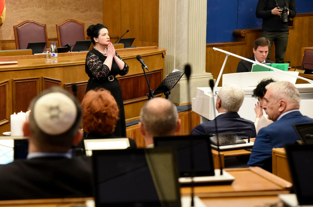 <p>Crna Gora i Izrael, kao i srpski i jevrejski narod, danas treba da grade zajedničku budućnost, kazao je predsjednik Skupštine</p>